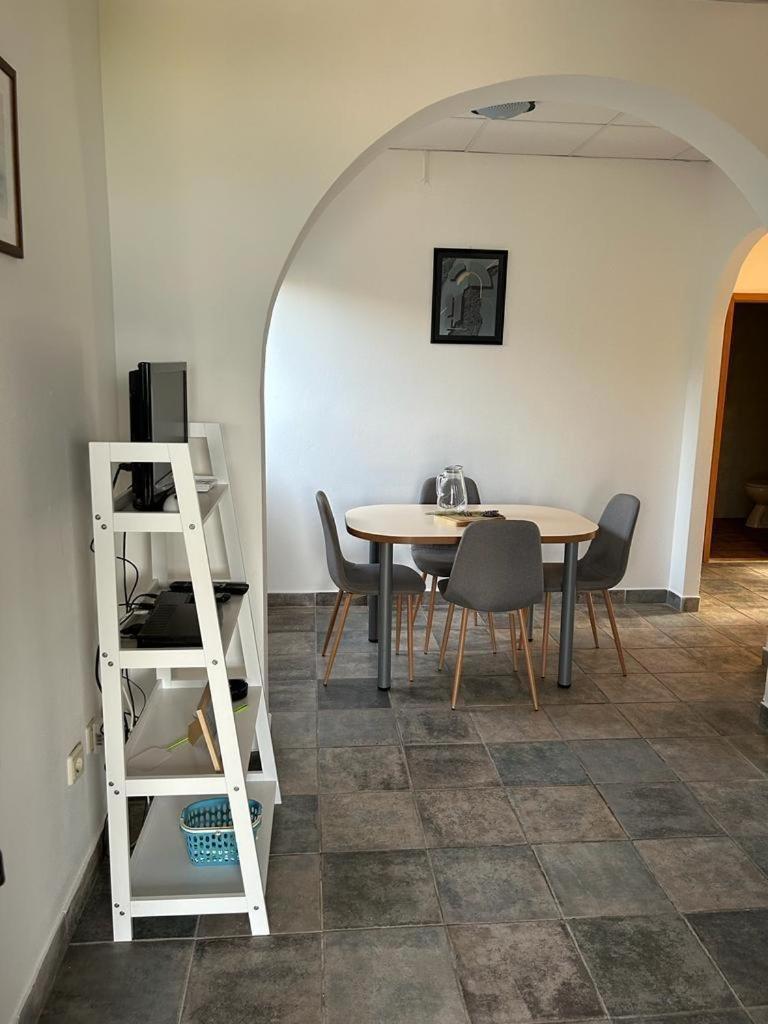 Apartments By The Sea Slatine, Ciovo - 1128 Bilik gambar