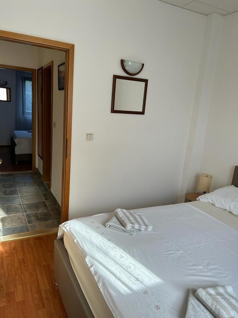 Apartments By The Sea Slatine, Ciovo - 1128 Bilik gambar