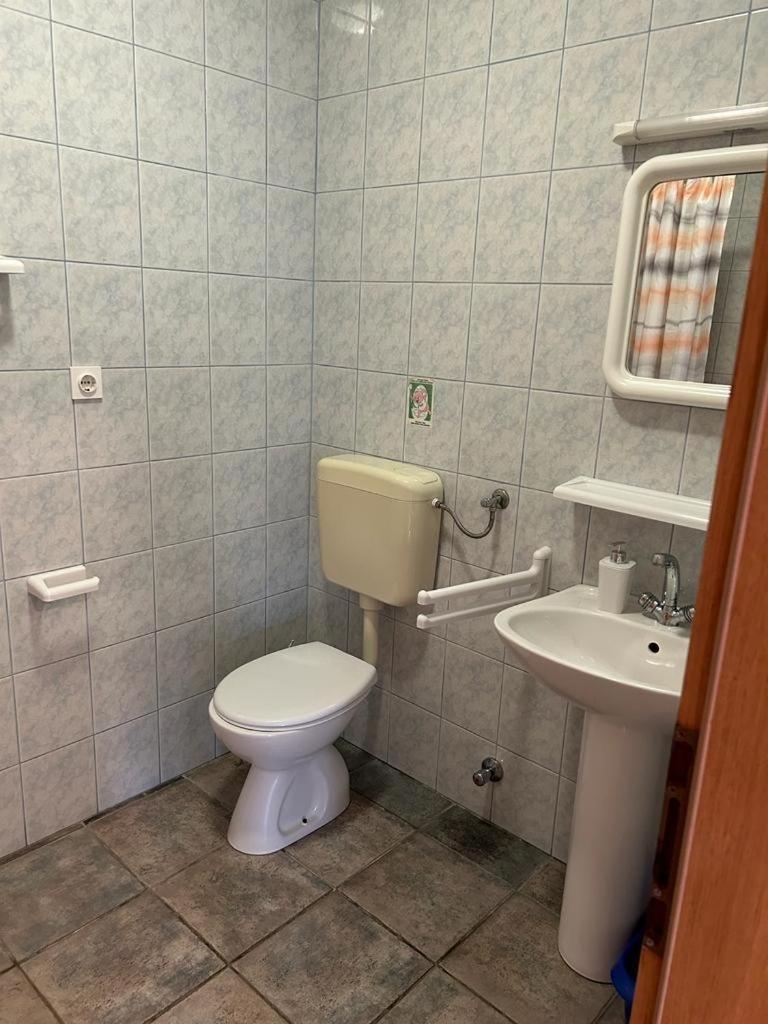 Apartments By The Sea Slatine, Ciovo - 1128 Bilik gambar