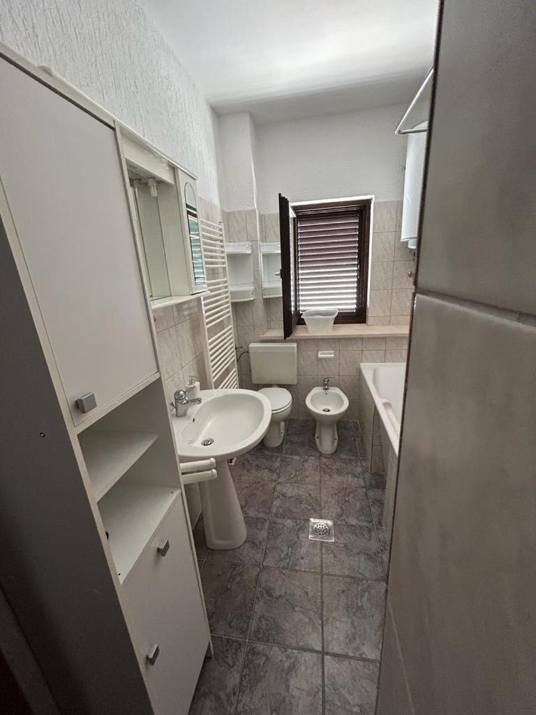 Apartments By The Sea Slatine, Ciovo - 1128 Bilik gambar