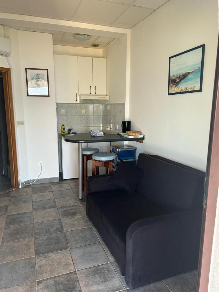 Apartments By The Sea Slatine, Ciovo - 1128 Bilik gambar
