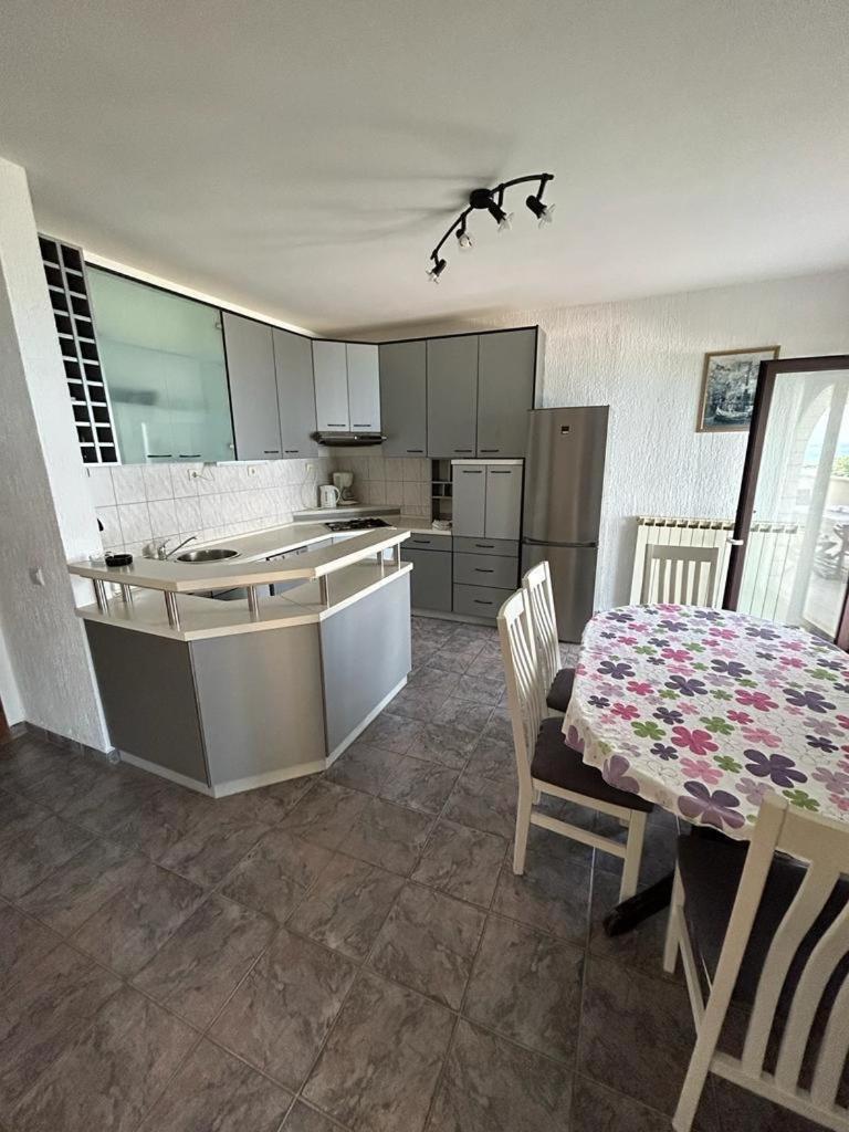 Apartments By The Sea Slatine, Ciovo - 1128 Luaran gambar